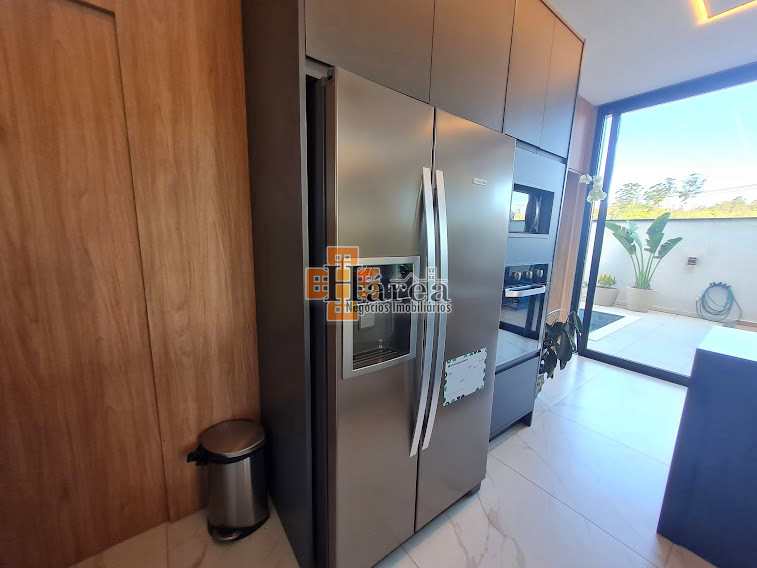 Sobrado à venda com 3 quartos, 226m² - Foto 9