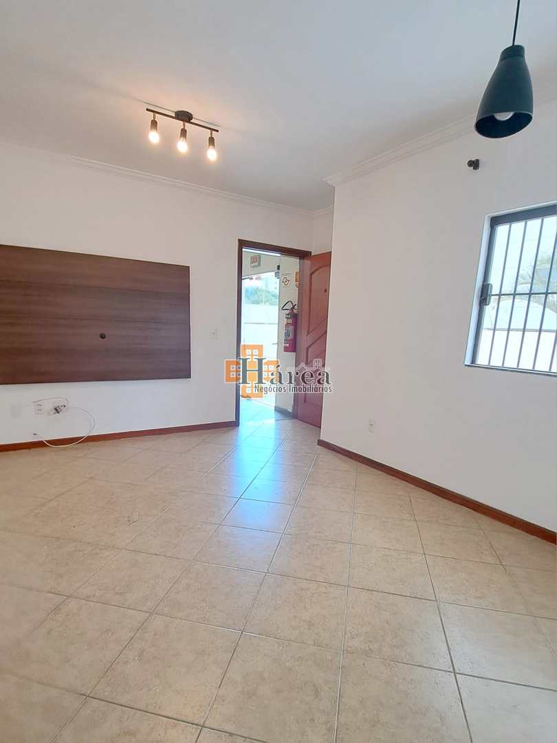 Apartamento à venda com 3 quartos, 61m² - Foto 2