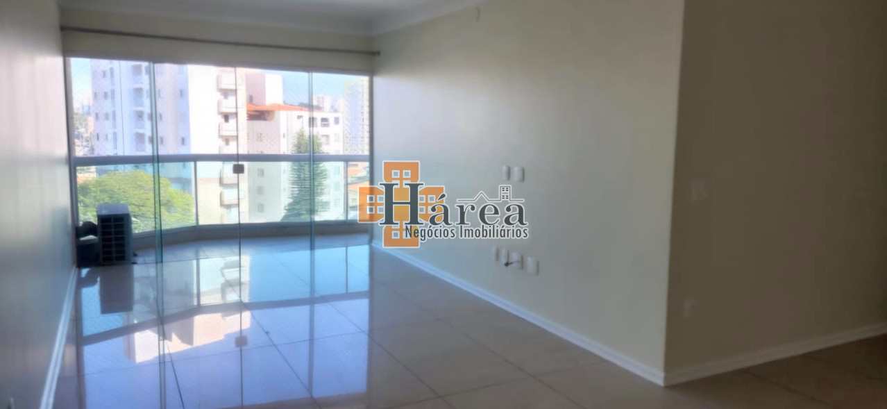 Apartamento para alugar com 3 quartos, 107m² - Foto 4