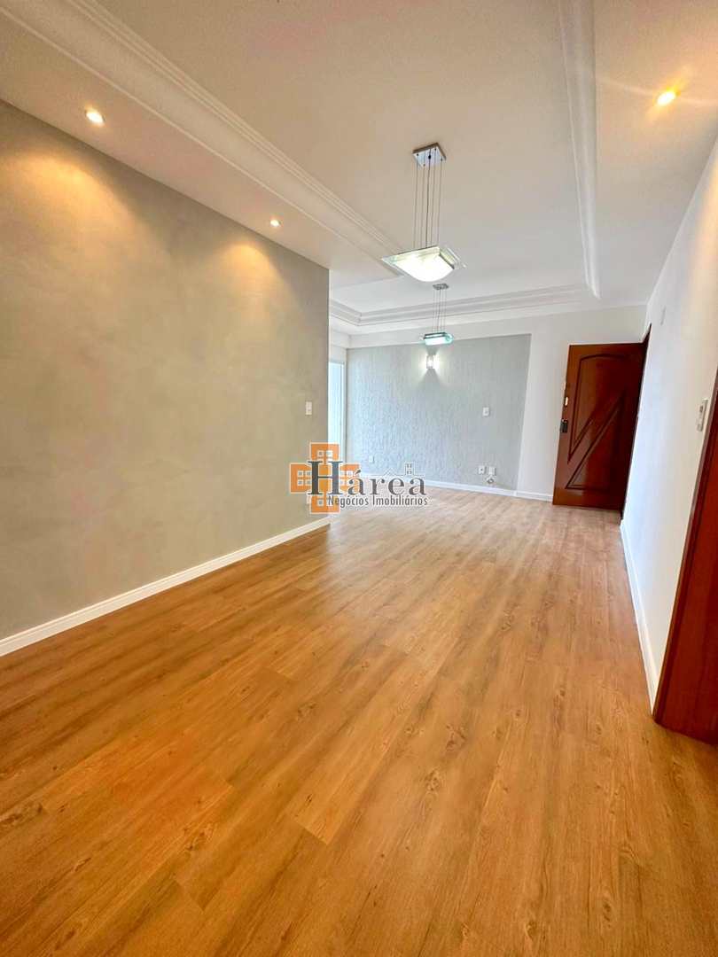 Apartamento à venda com 3 quartos, 85m² - Foto 2