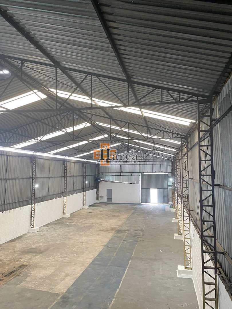 Depósito-Galpão-Armazém para alugar, 557m² - Foto 1