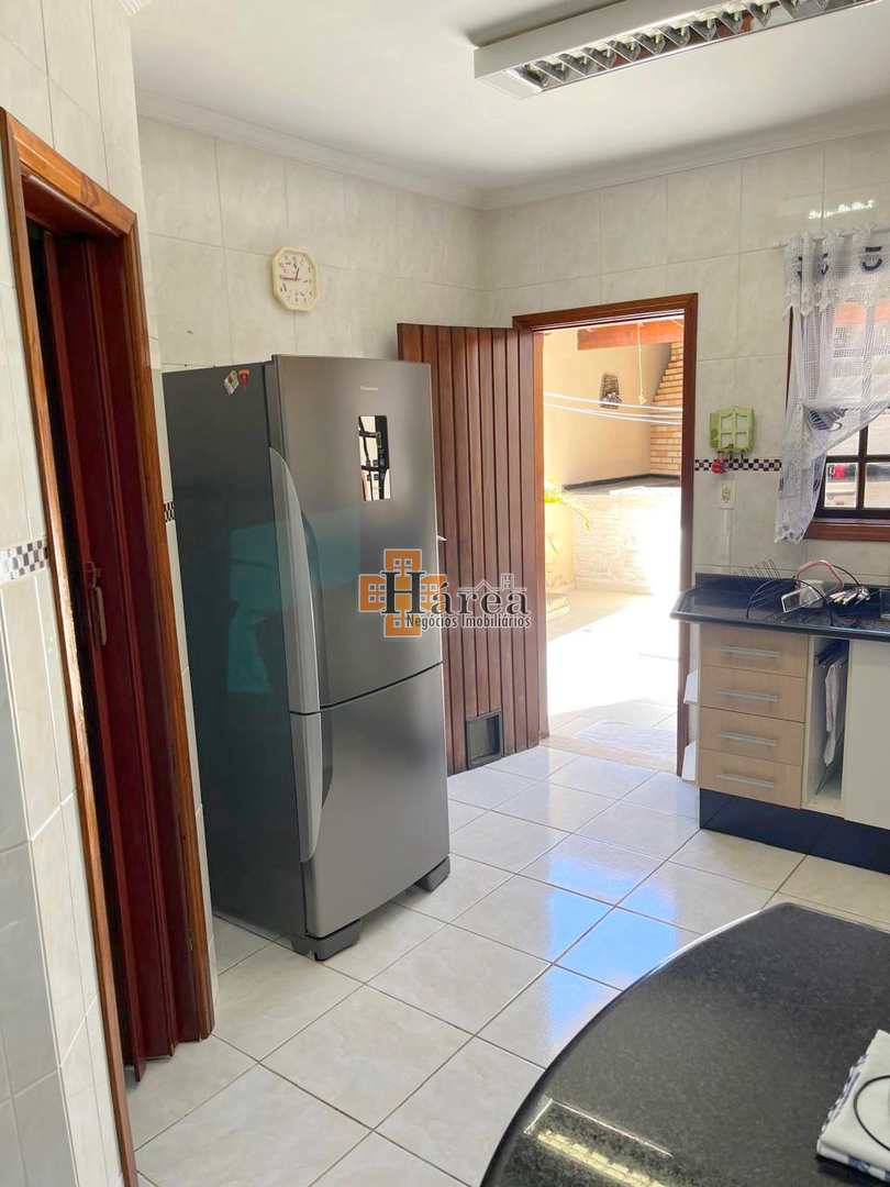 Sobrado à venda com 3 quartos, 200m² - Foto 21
