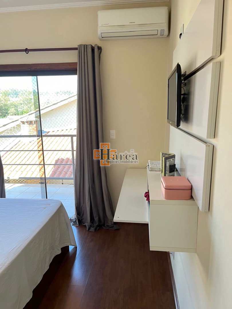Sobrado à venda com 3 quartos, 200m² - Foto 8