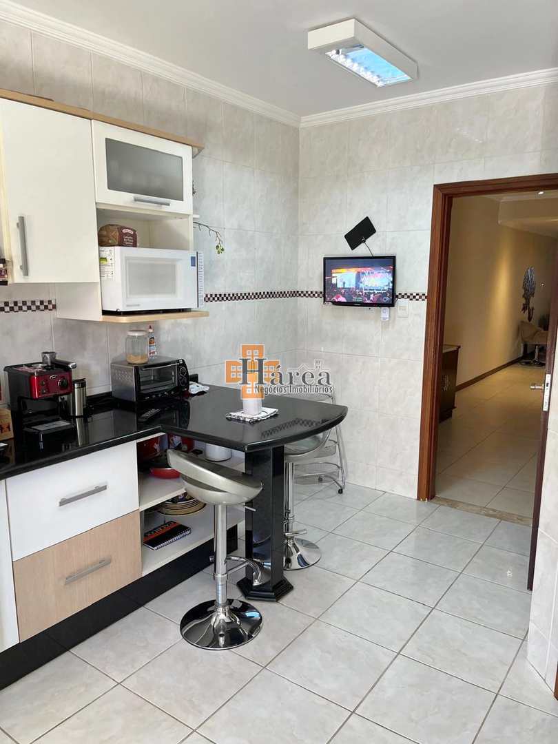 Sobrado à venda com 3 quartos, 200m² - Foto 25