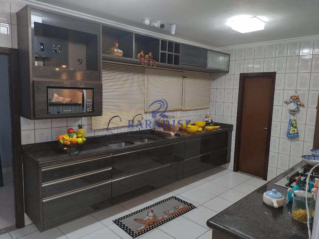 Casa à venda com 6 quartos, 380m² - Foto 16