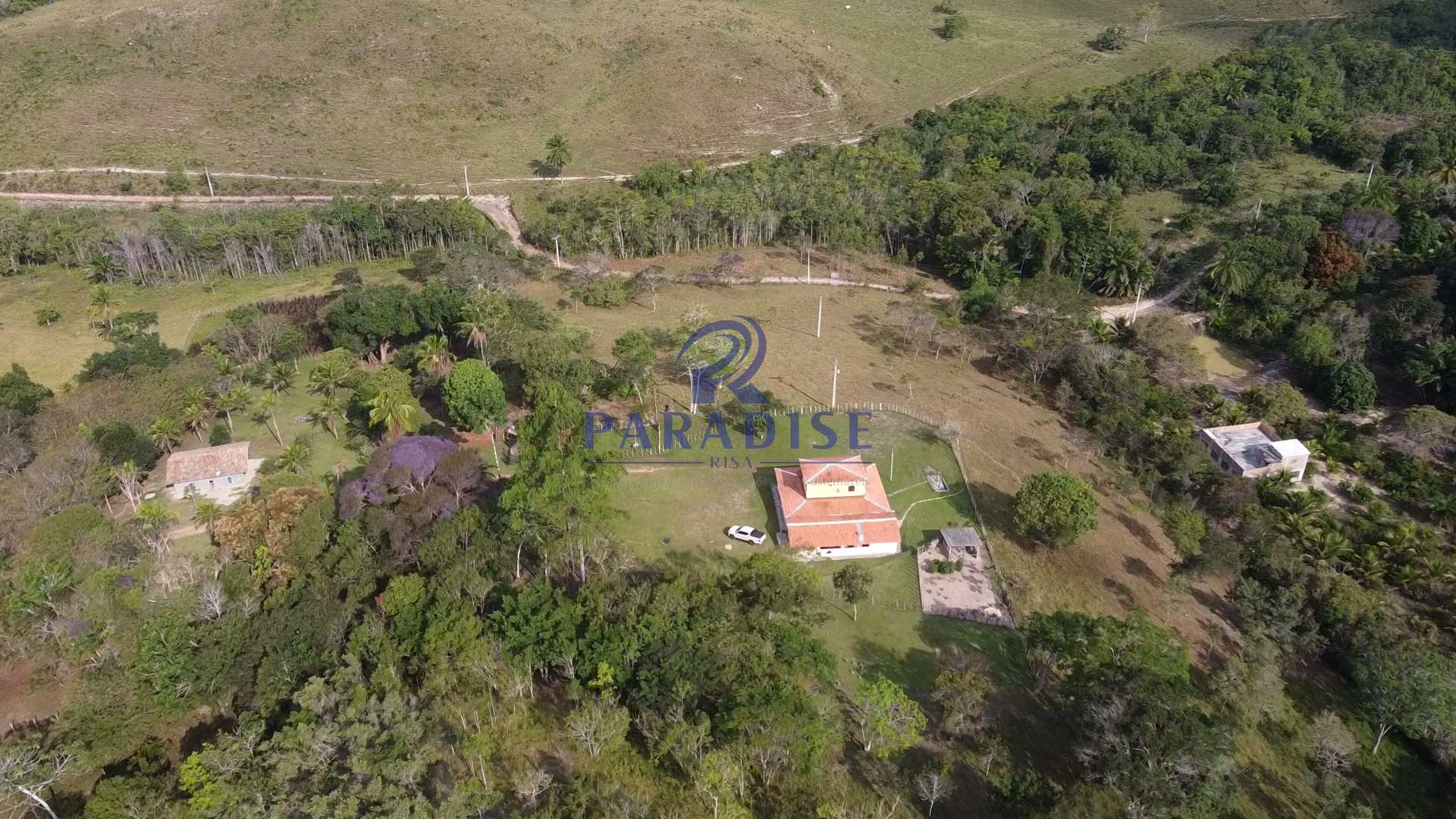 Fazenda à venda com 3 quartos, 136000m² - Foto 1