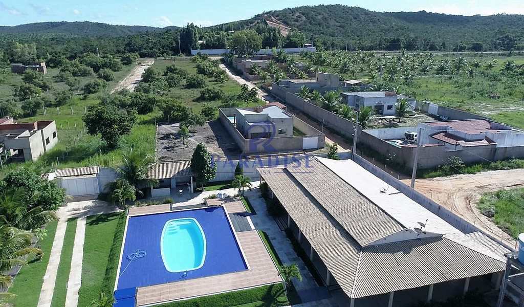 Chácara, 3 quartos, 2752 m² - Foto 1