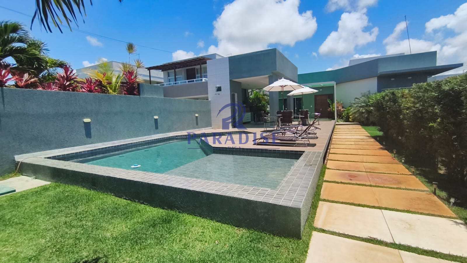 Casa, 5 quartos, 330 m² - Foto 1