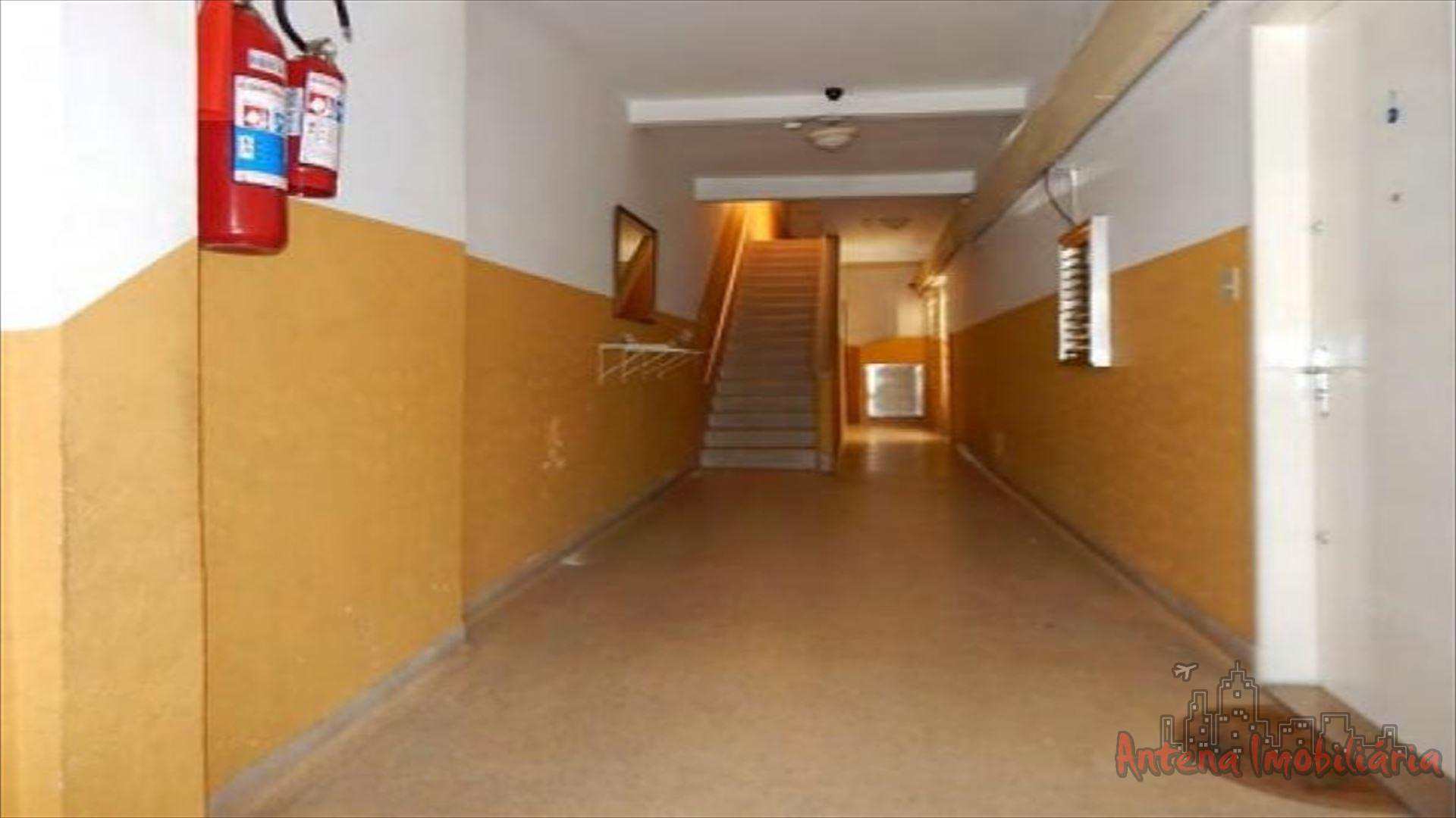 Apartamento à venda com 2 quartos, 80m² - Foto 17