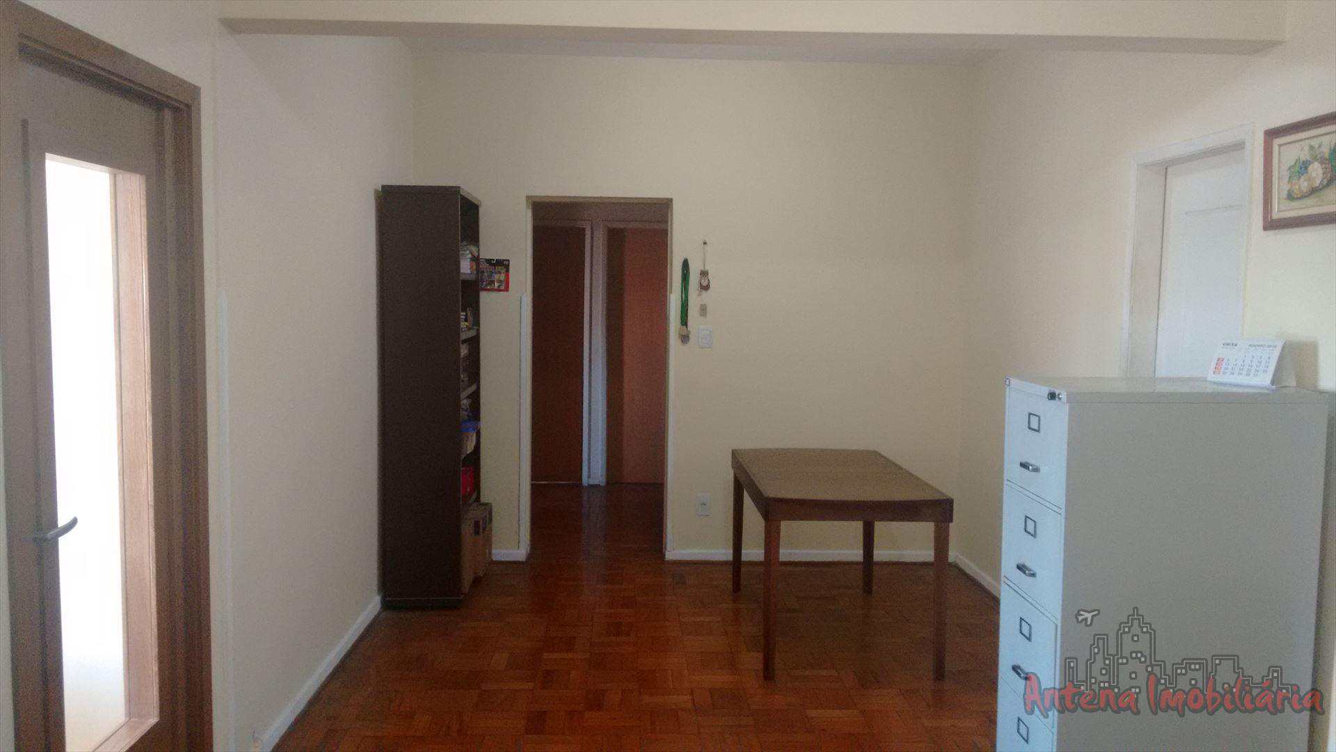 Apartamento à venda com 3 quartos, 126m² - Foto 2