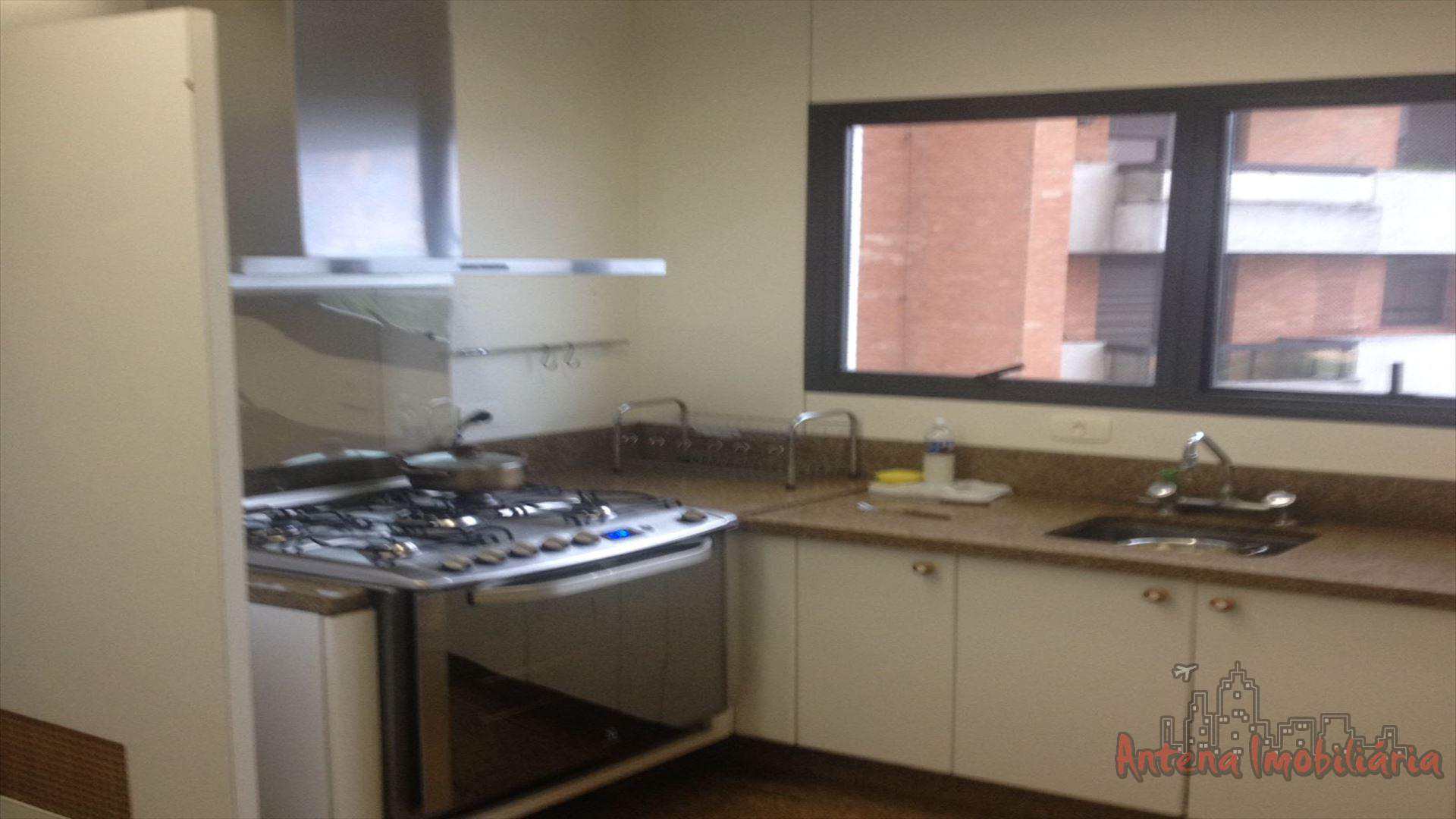 Apartamento à venda com 4 quartos, 200m² - Foto 12