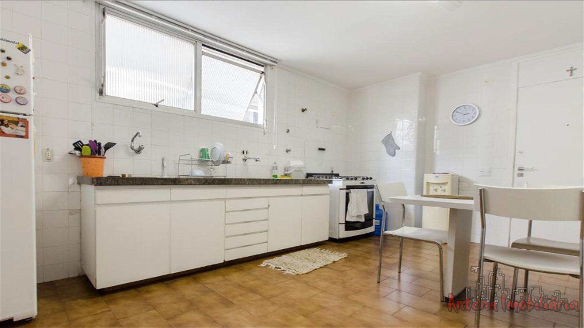 Apartamento à venda com 4 quartos, 180m² - Foto 11