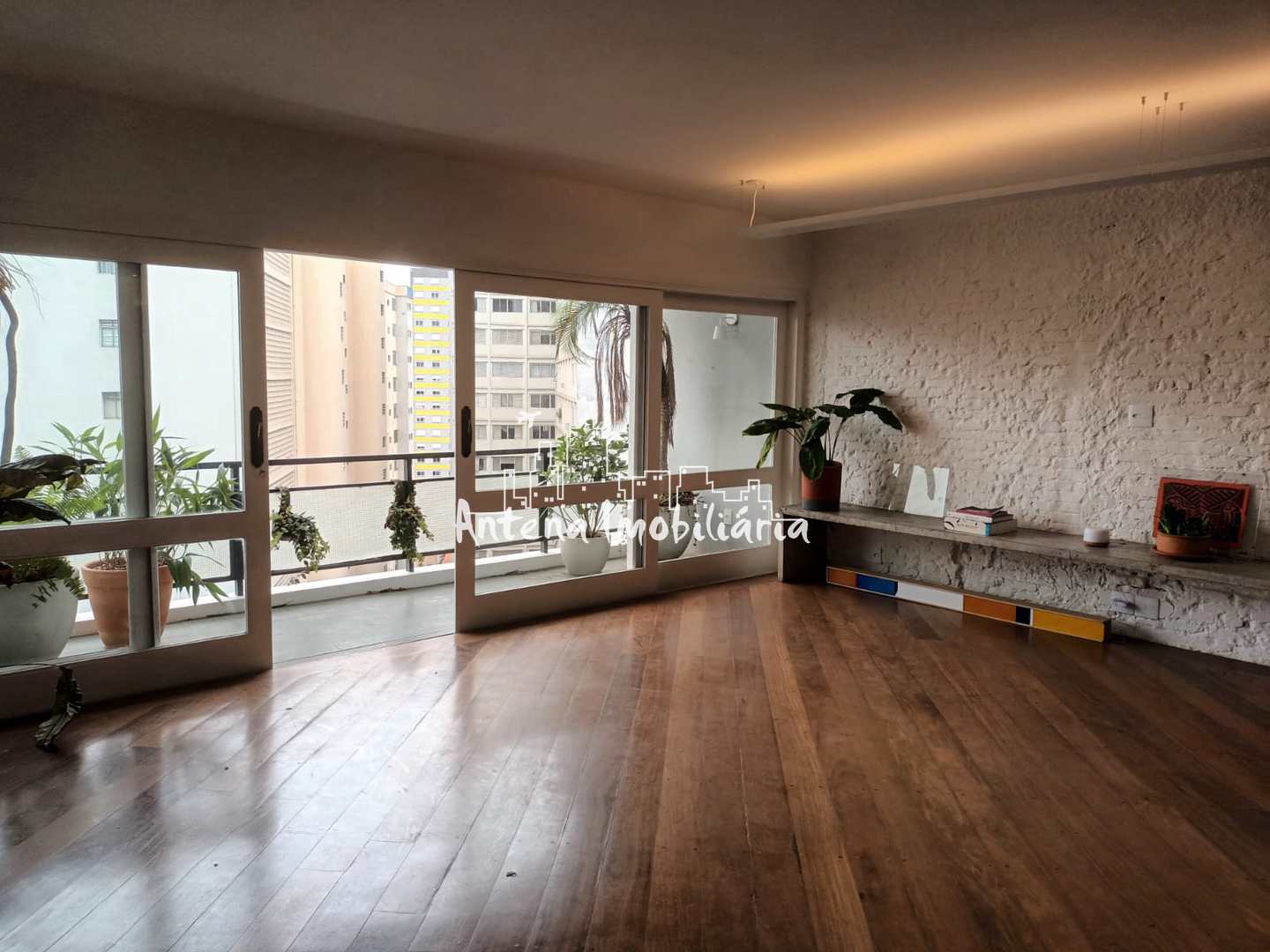 Apartamento à venda com 3 quartos, 180m² - Foto 1