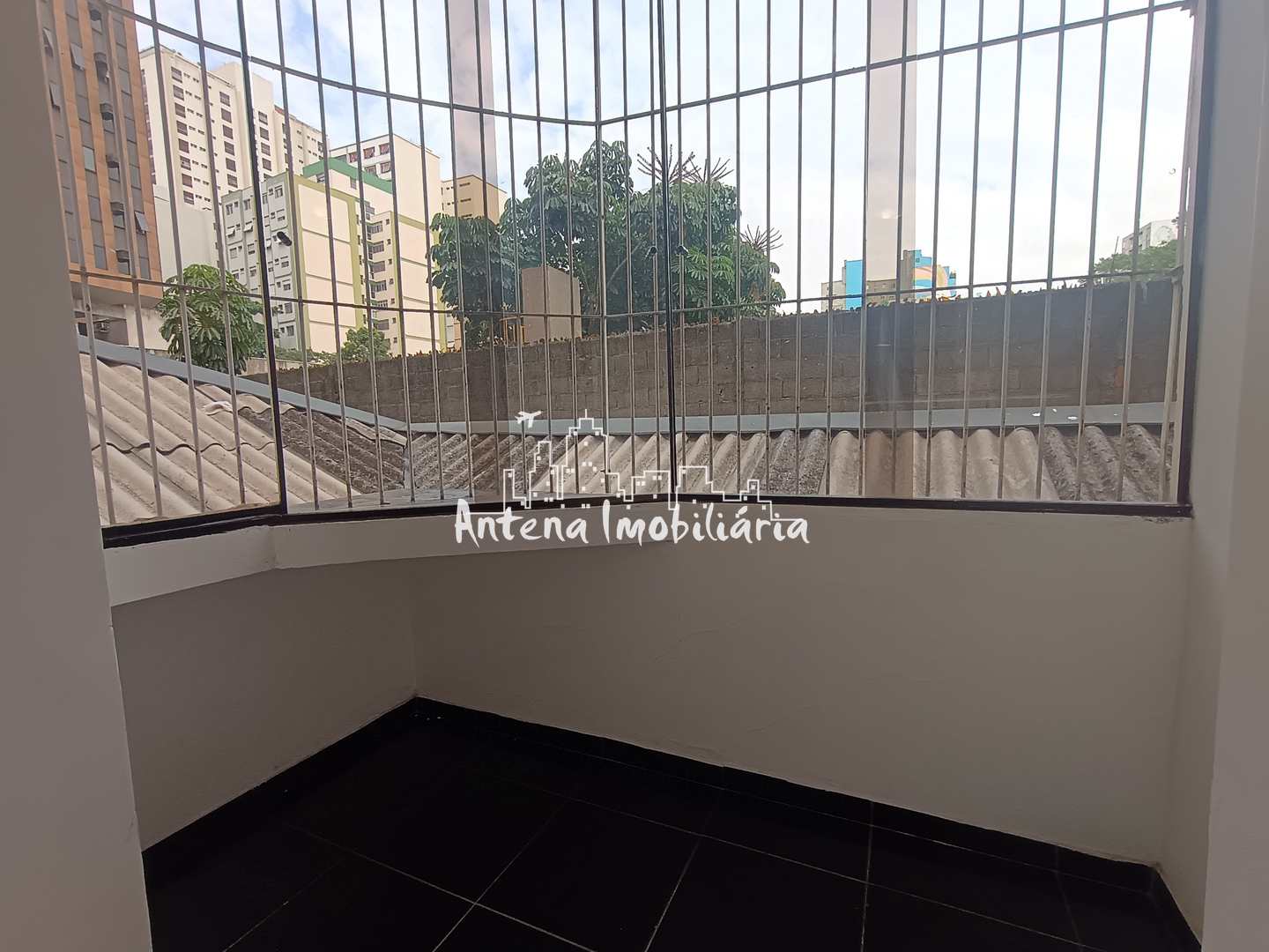 Apartamento à venda com 1 quarto, 50m² - Foto 2