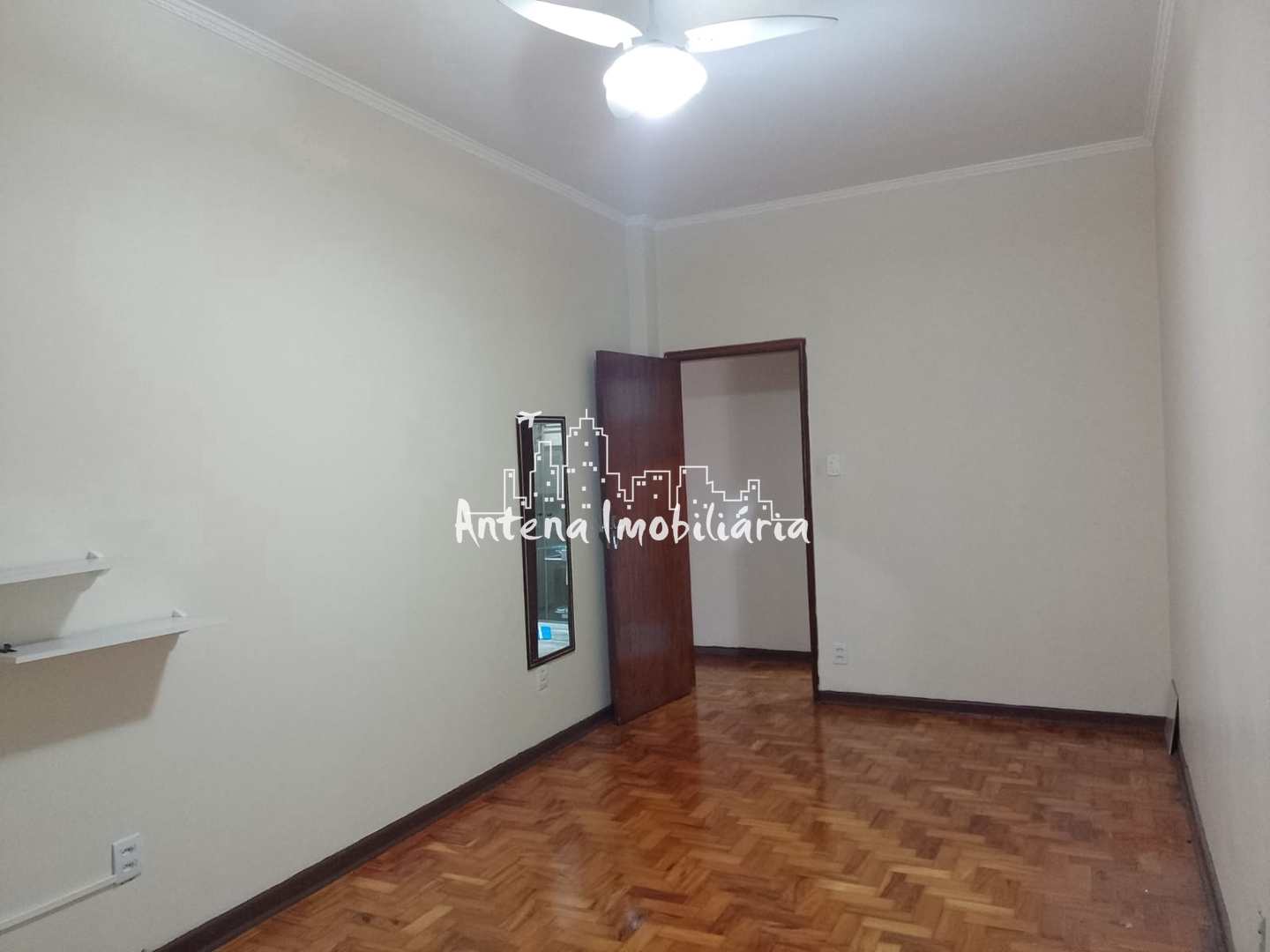 Apartamento à venda com 1 quarto, 70m² - Foto 4