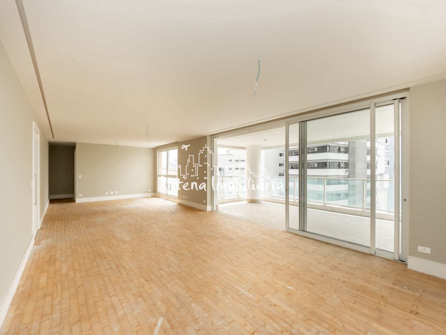 Apartamento à venda com 4 quartos, 265m² - Foto 1