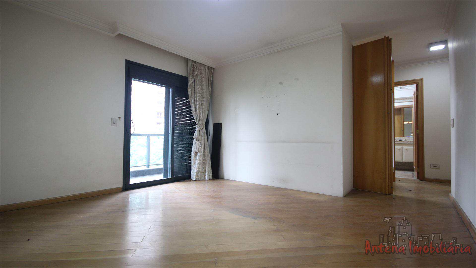 Apartamento à venda com 4 quartos, 202m² - Foto 19