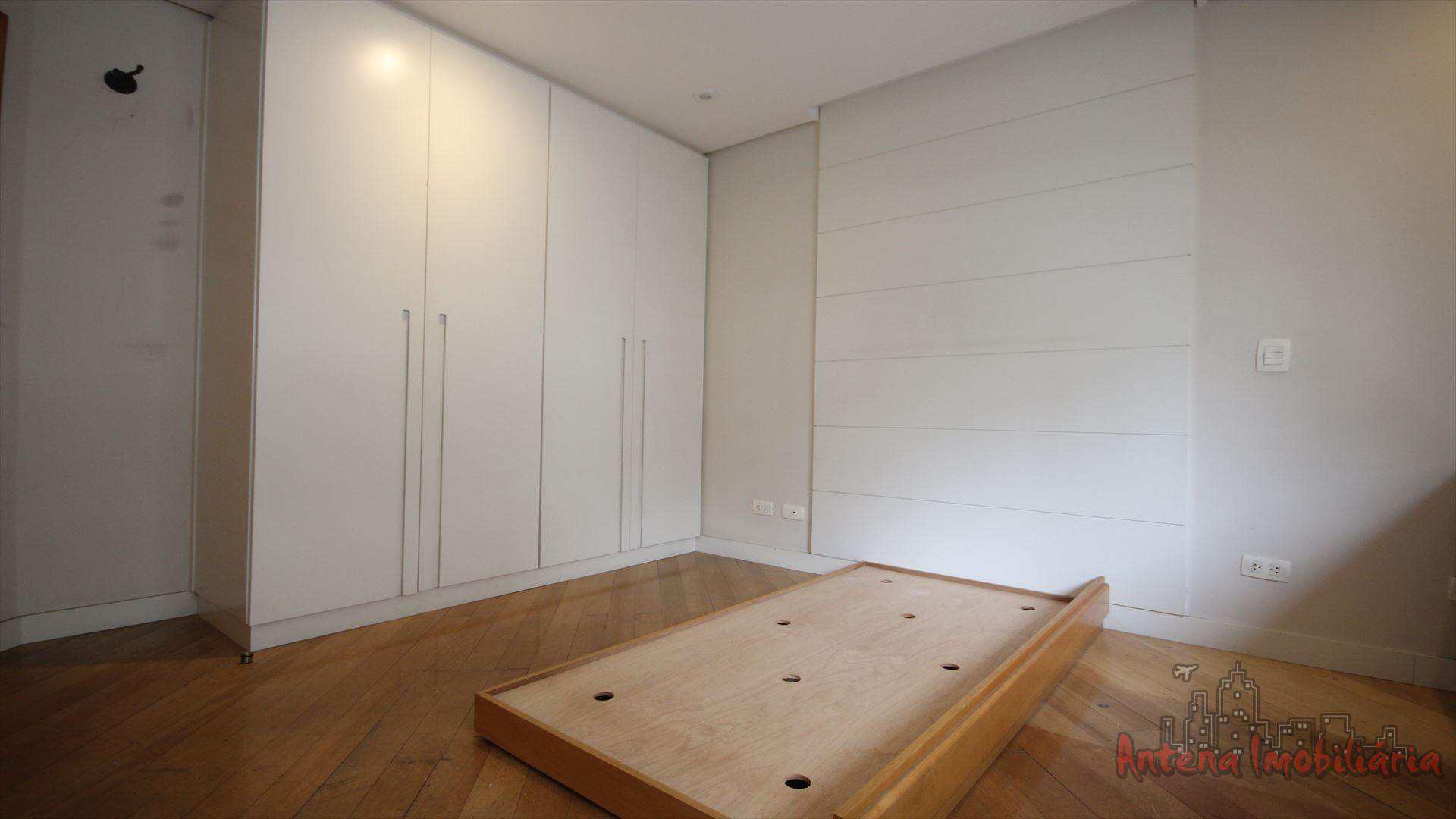 Apartamento à venda com 4 quartos, 202m² - Foto 15