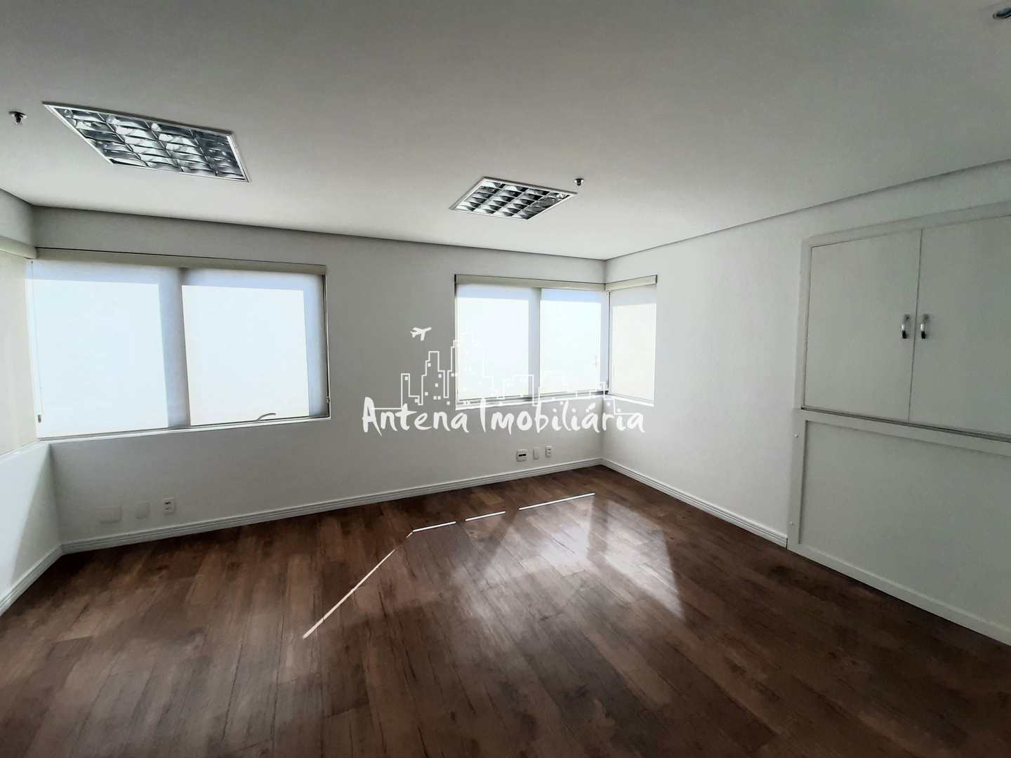 Prédio Inteiro à venda e aluguel, 70m² - Foto 1