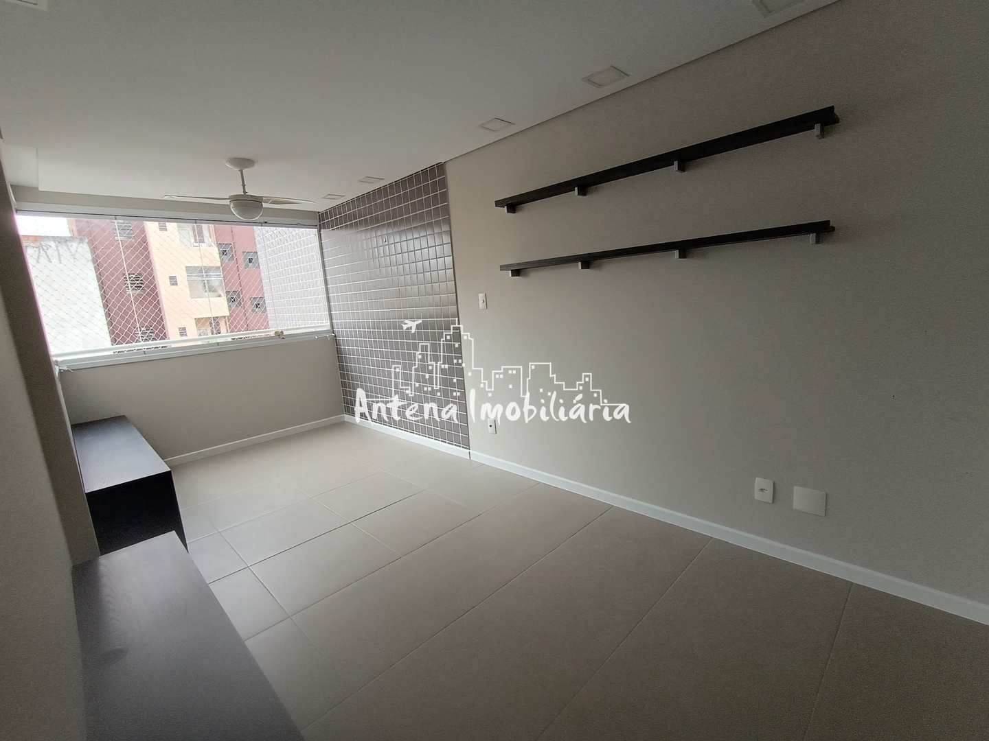 Apartamento à venda com 1 quarto, 37m² - Foto 2