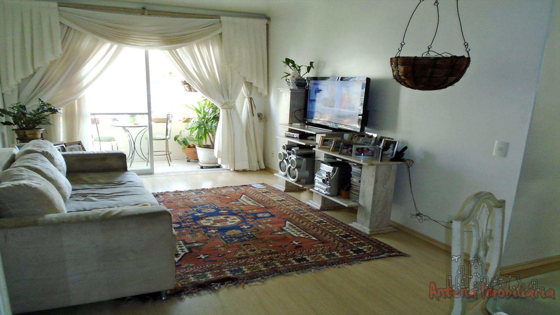 Apartamento à venda com 2 quartos, 68m² - Foto 1