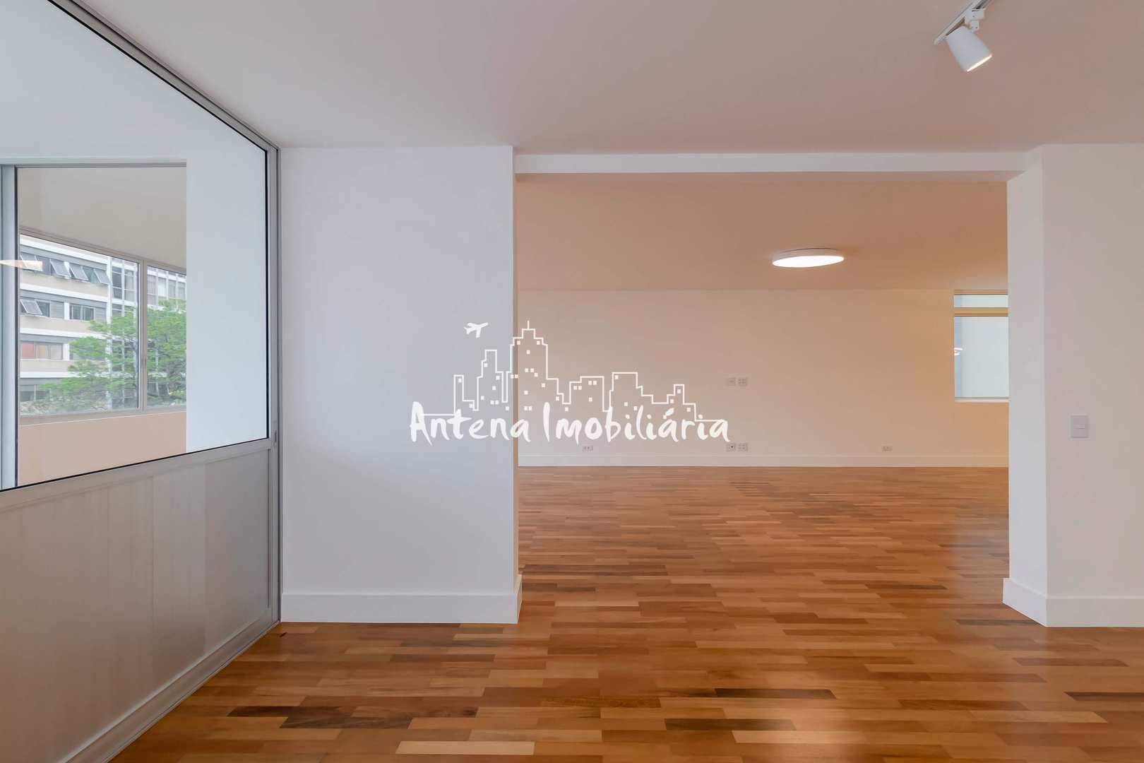 Apartamento à venda com 3 quartos, 270m² - Foto 12