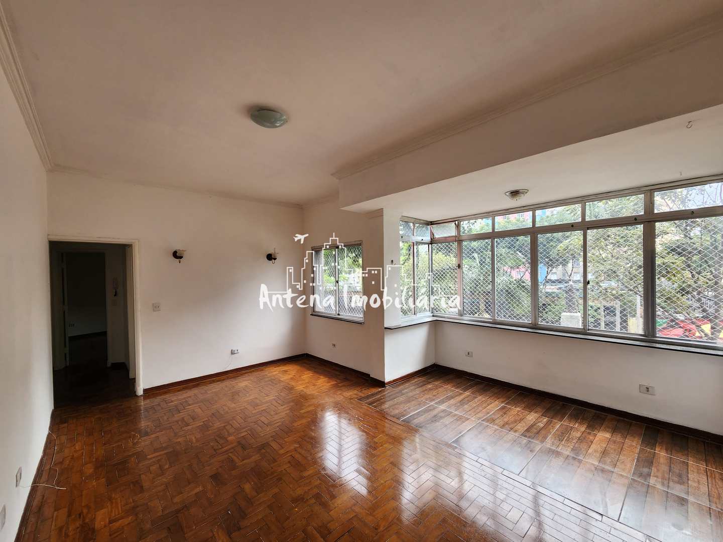 Apartamento à venda com 3 quartos, 96m² - Foto 1