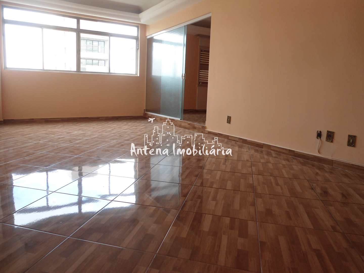 Apartamento à venda com 2 quartos, 100m² - Foto 1