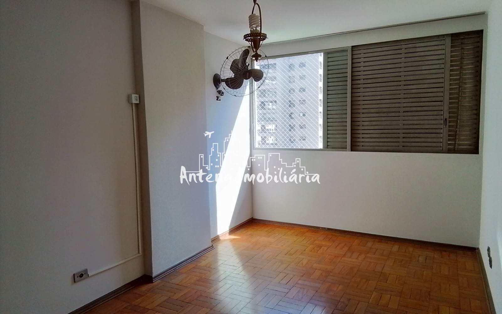 Apartamento à venda com 3 quartos, 137m² - Foto 3