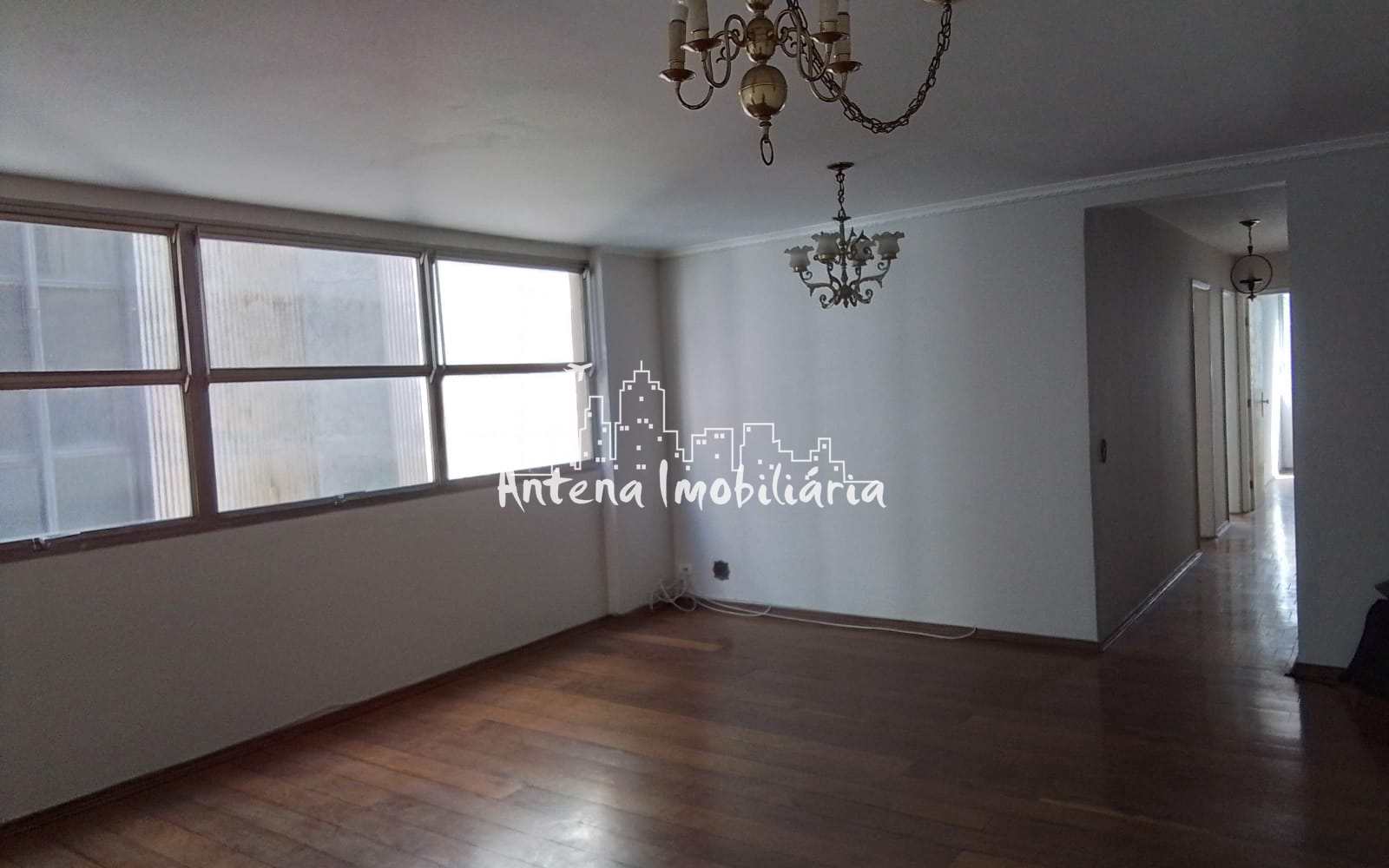 Apartamento à venda com 3 quartos, 137m² - Foto 1