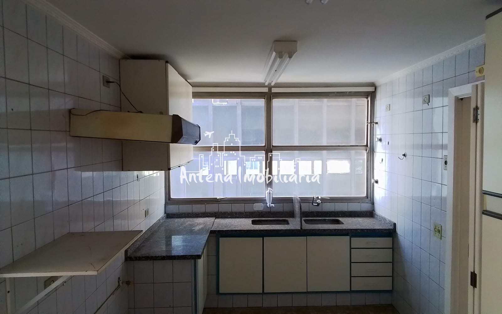 Apartamento à venda com 3 quartos, 137m² - Foto 12