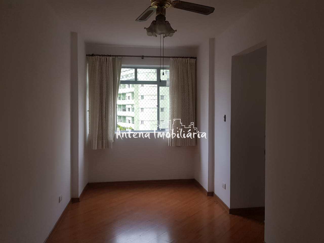 Apartamento à venda com 1 quarto, 45m² - Foto 2