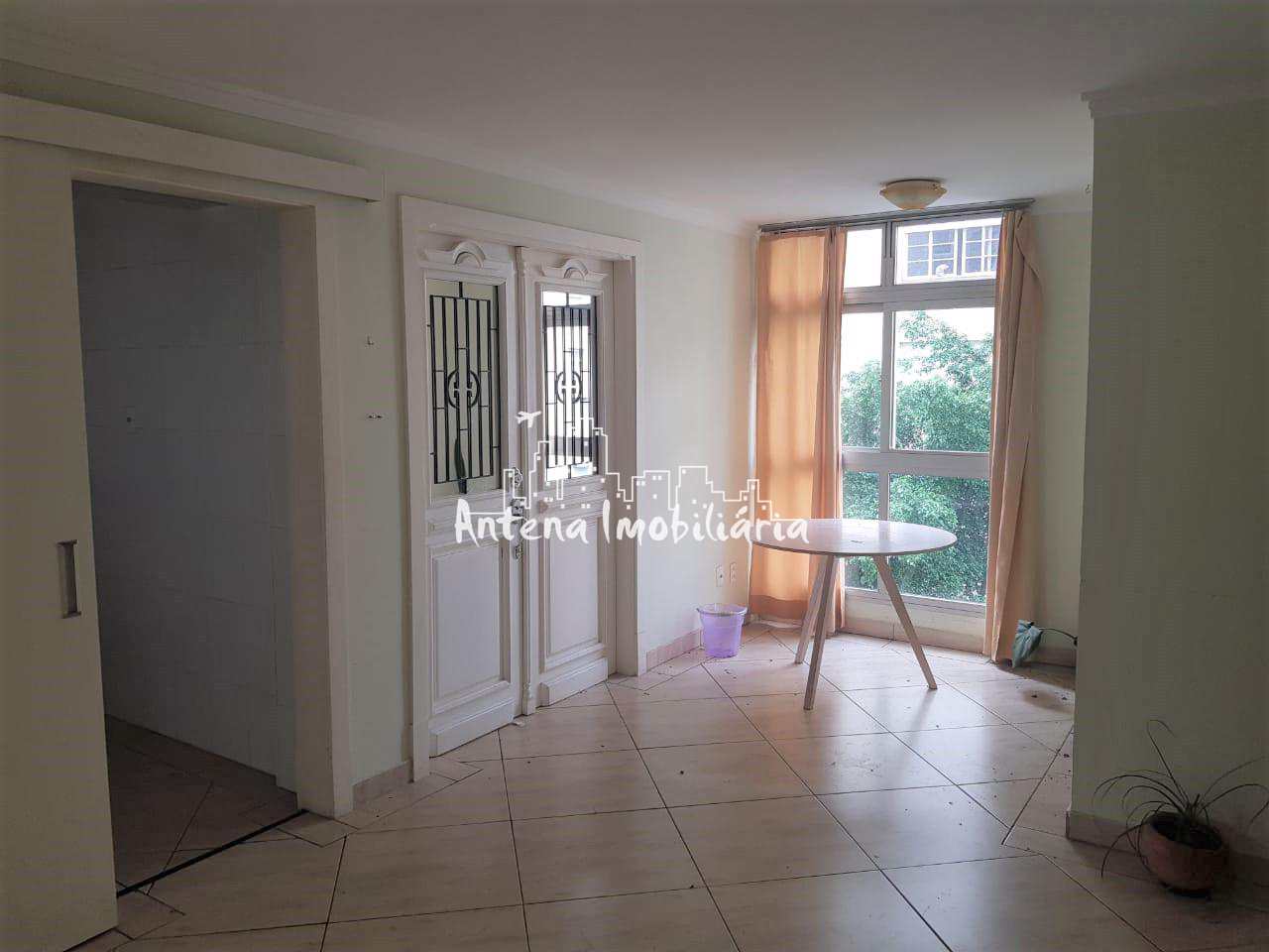 Apartamento à venda com 3 quartos, 68m² - Foto 2