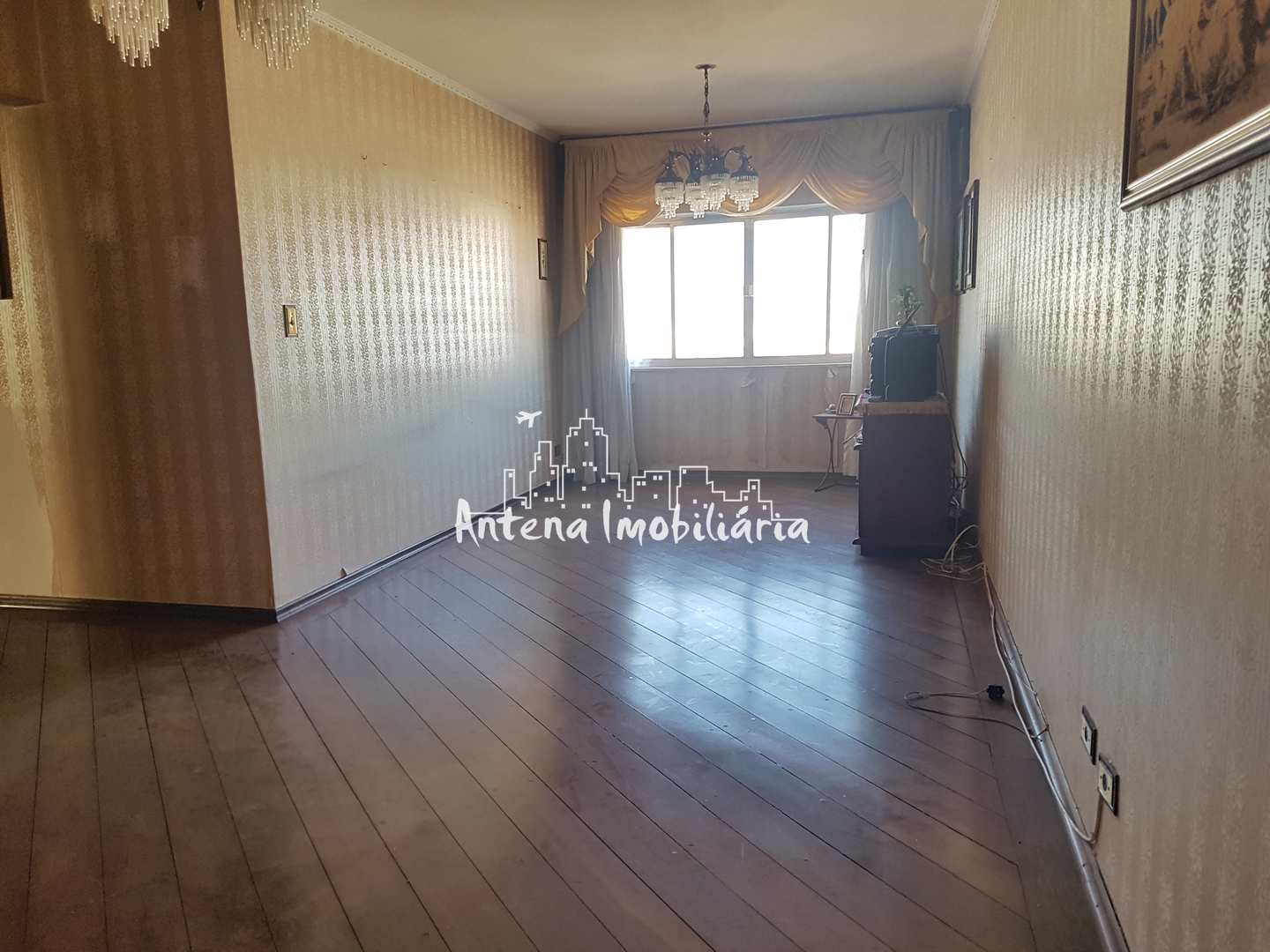 Apartamento à venda com 3 quartos, 95m² - Foto 1