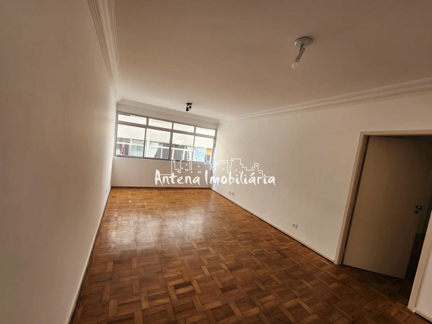 Apartamento à venda com 2 quartos, 105m² - Foto 2