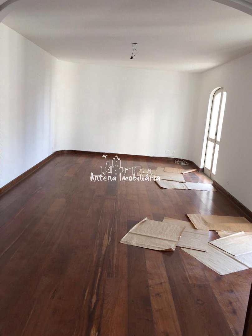 Apartamento para alugar com 4 quartos, 270m² - Foto 1