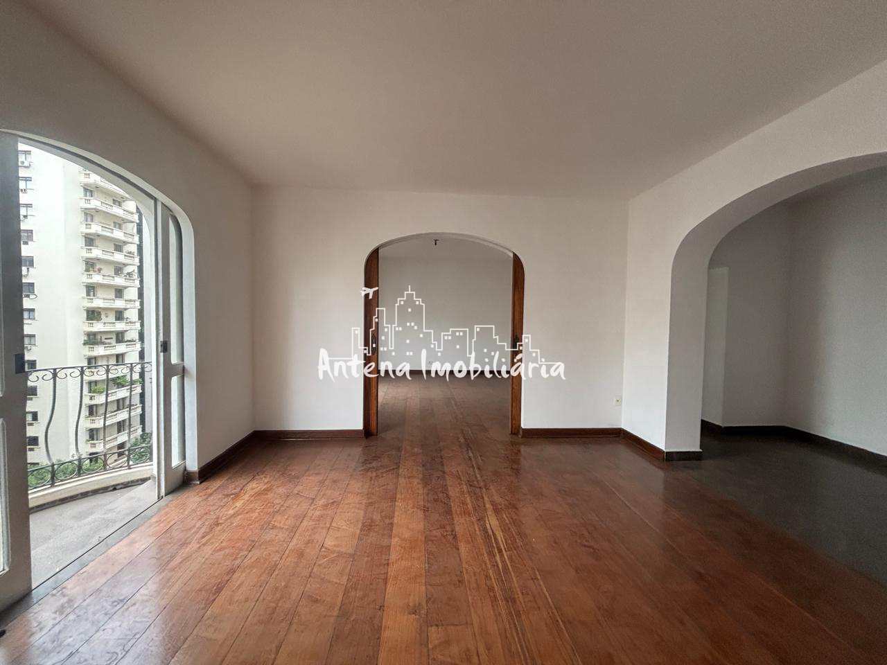 Apartamento para alugar com 4 quartos, 270m² - Foto 1