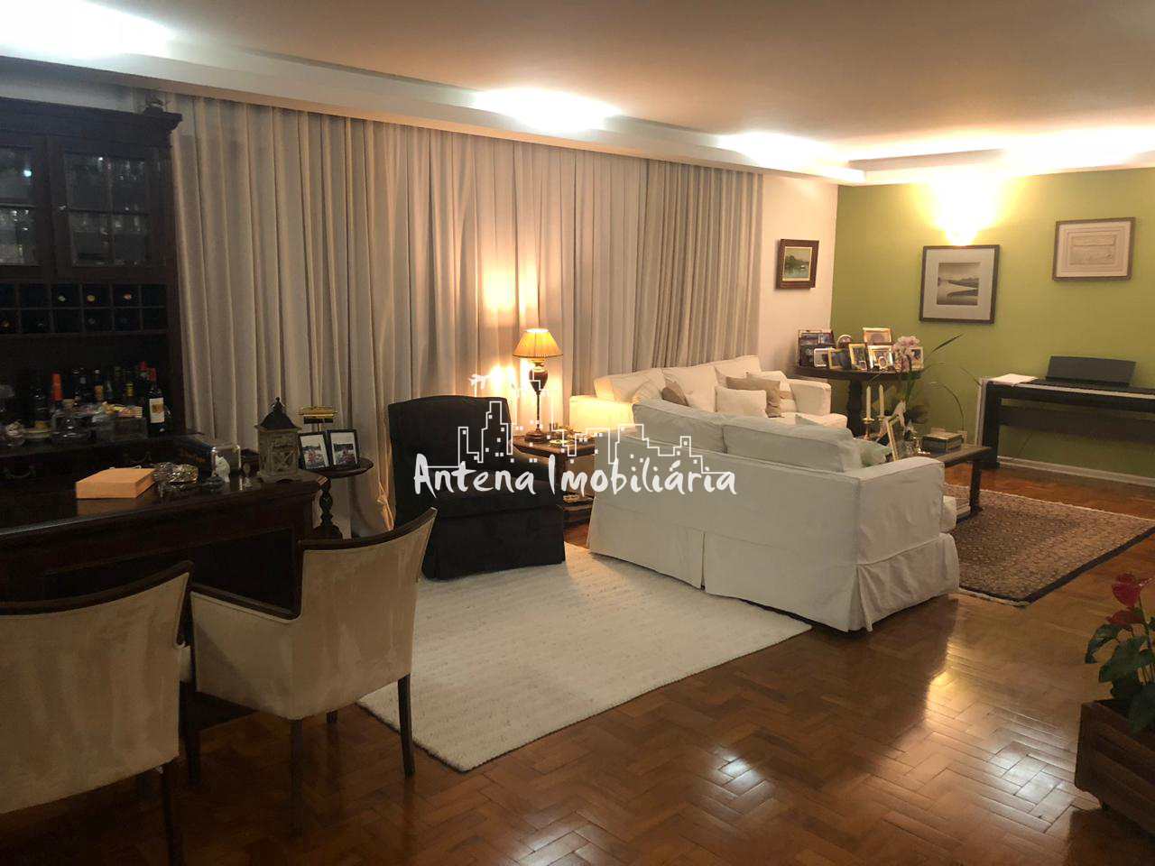 Apartamento à venda com 4 quartos, 262m² - Foto 2