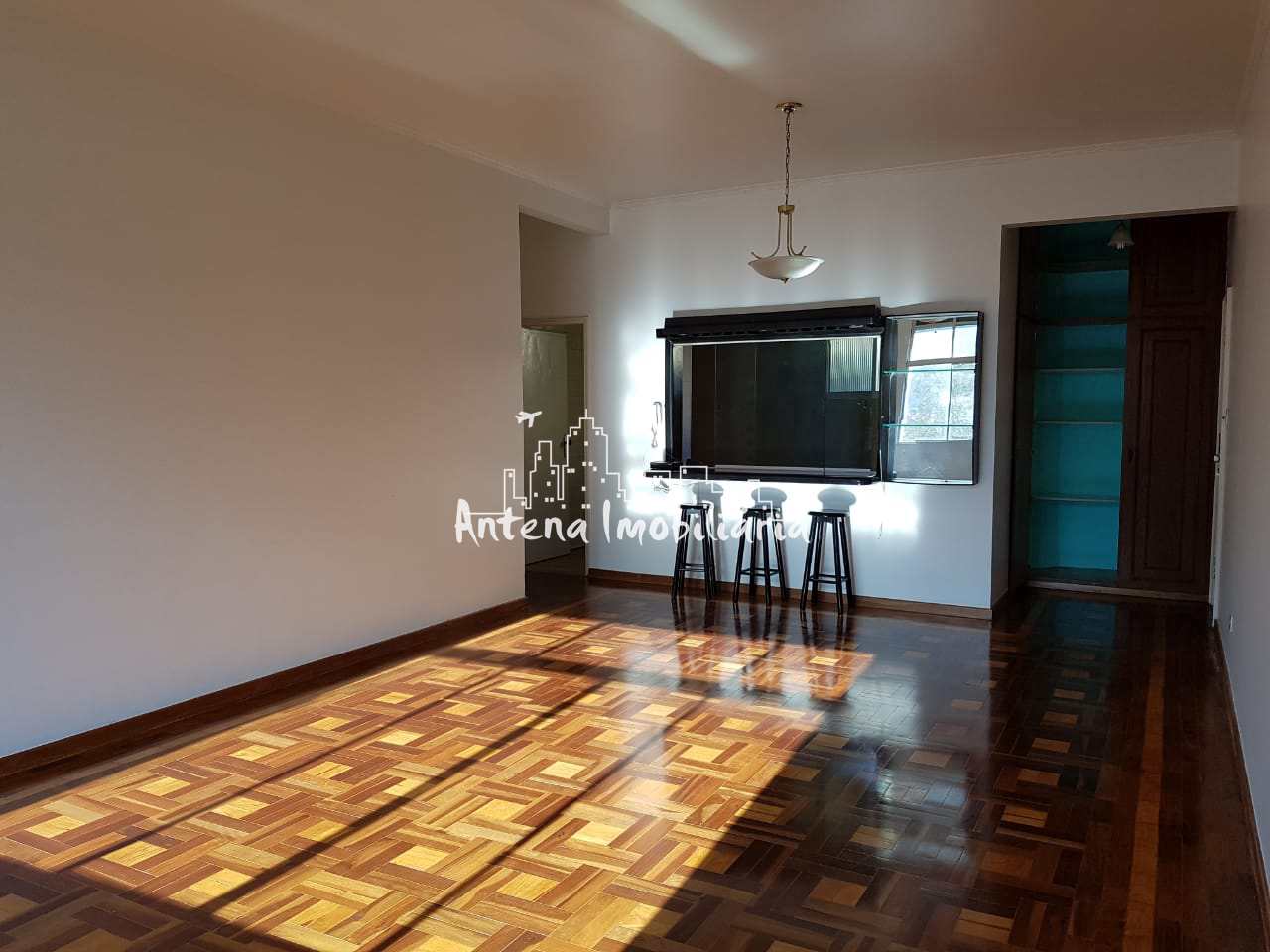 Apartamento à venda com 2 quartos, 115m² - Foto 2