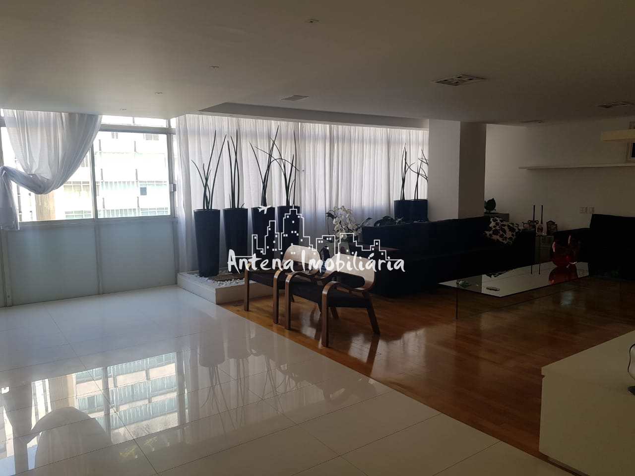 Apartamento à venda com 3 quartos, 270m² - Foto 1