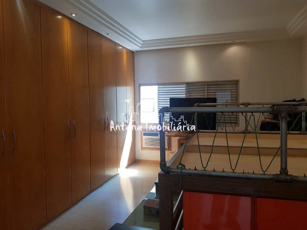 Apartamento à venda com 3 quartos, 270m² - Foto 11