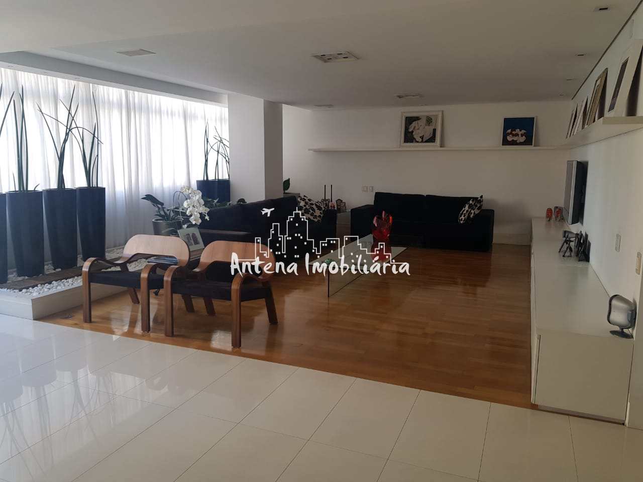 Apartamento à venda com 3 quartos, 270m² - Foto 2