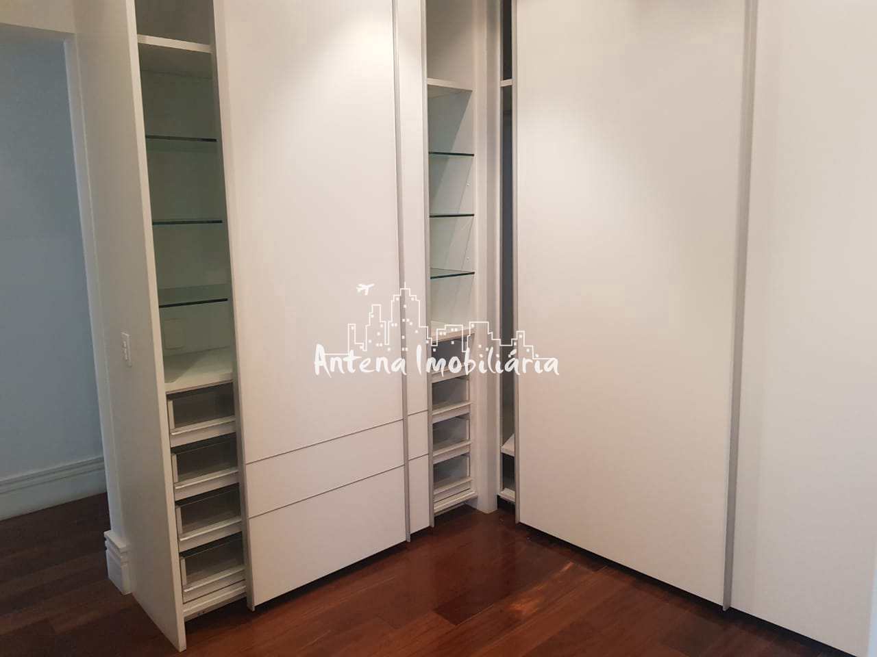 Apartamento à venda com 3 quartos, 256m² - Foto 12