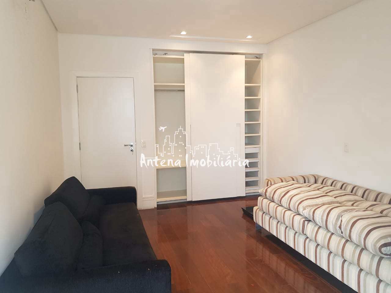 Apartamento à venda com 3 quartos, 256m² - Foto 9