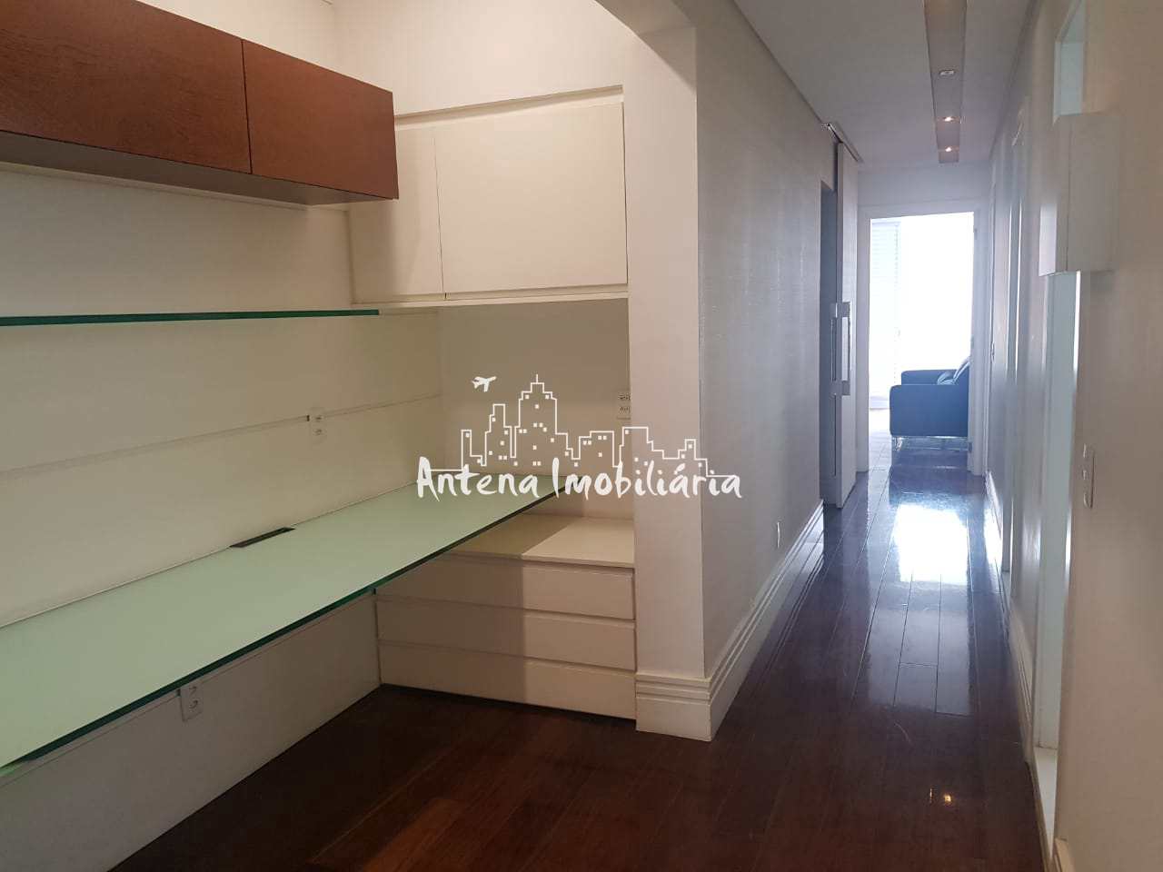 Apartamento à venda com 3 quartos, 256m² - Foto 4