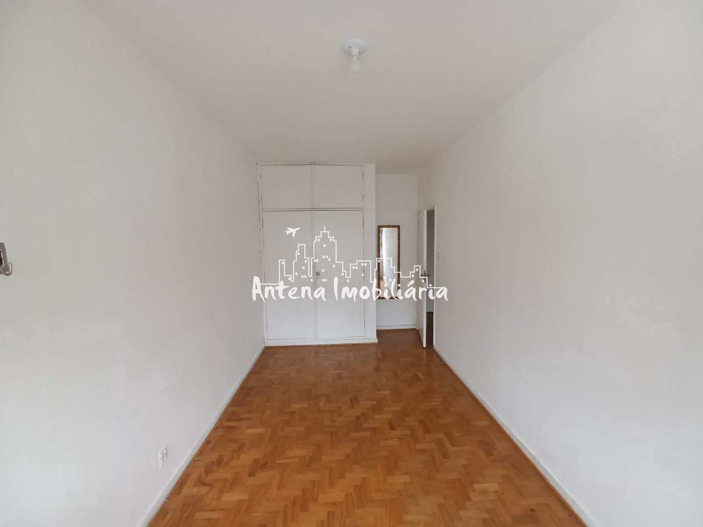 Apartamento à venda com 2 quartos, 95m² - Foto 4