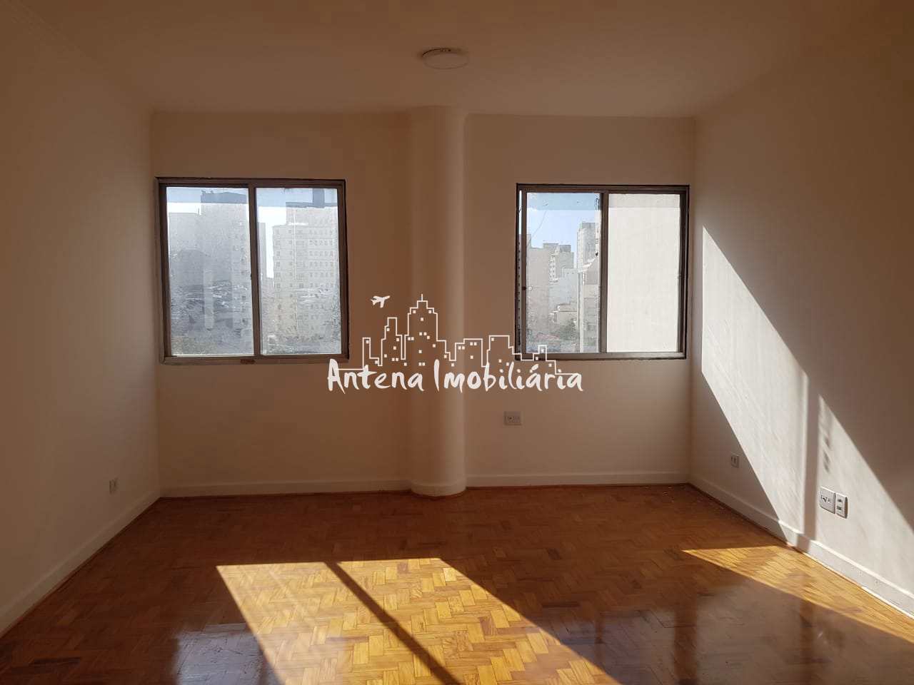 Apartamento à venda com 3 quartos, 114m² - Foto 1