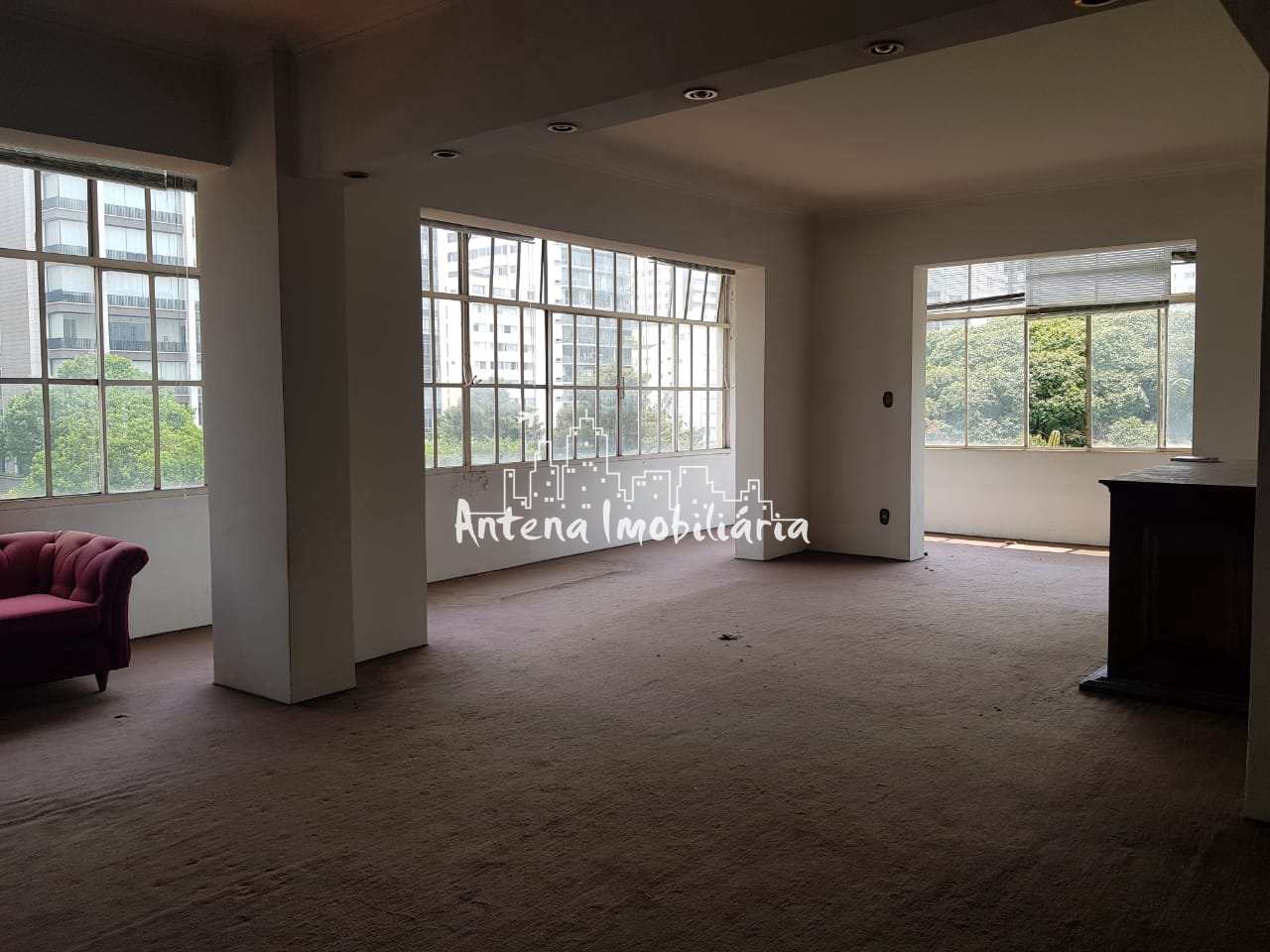 Apartamento à venda com 3 quartos, 190m² - Foto 2