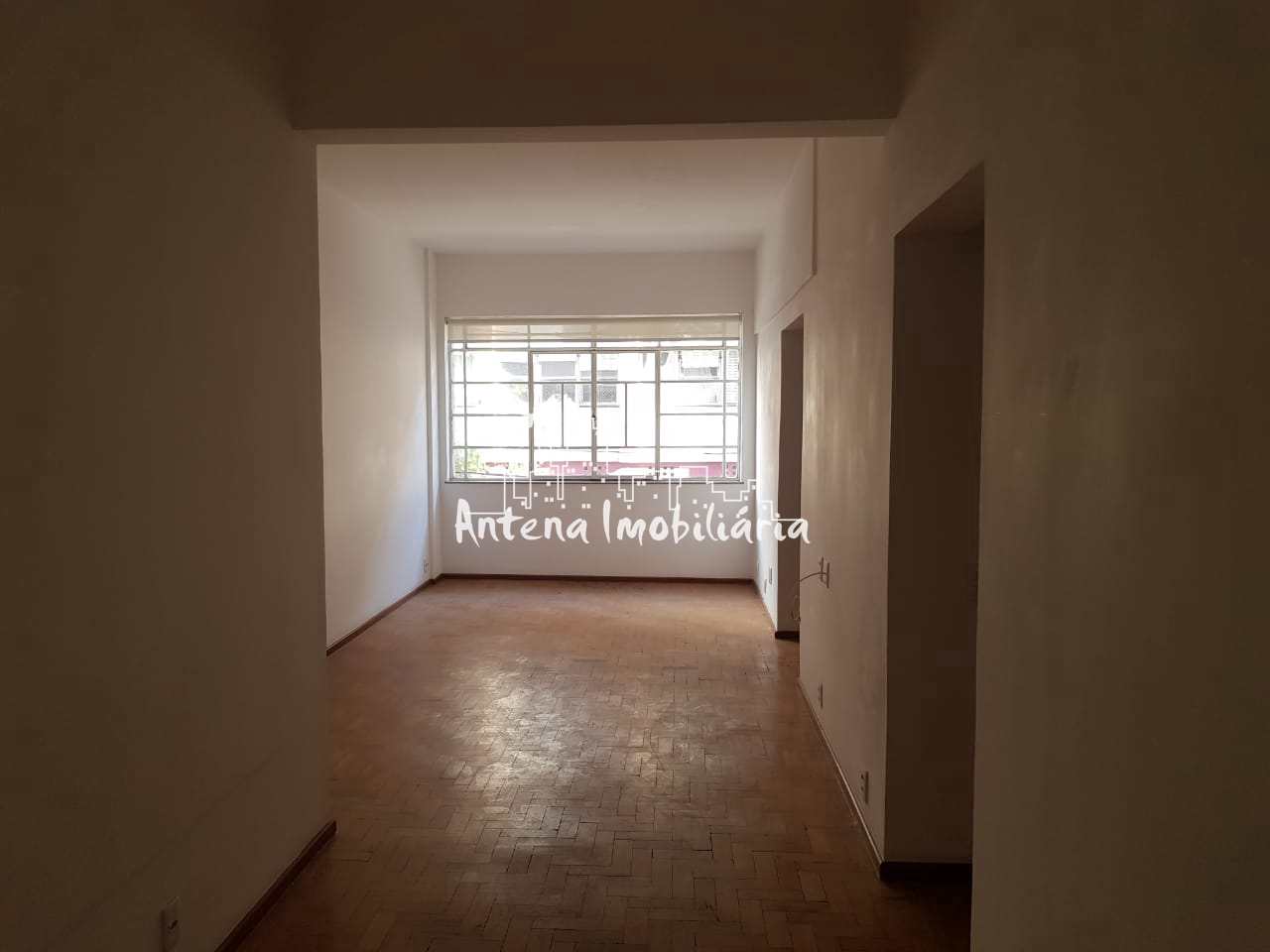 Apartamento à venda com 2 quartos, 90m² - Foto 2