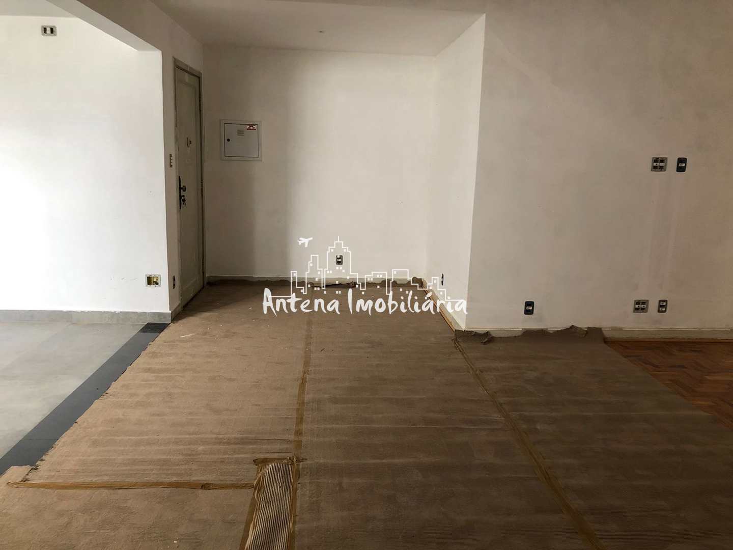 Apartamento à venda com 2 quartos, 141m² - Foto 2